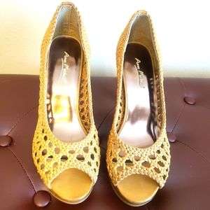 Anne Michelle peep toe pumps